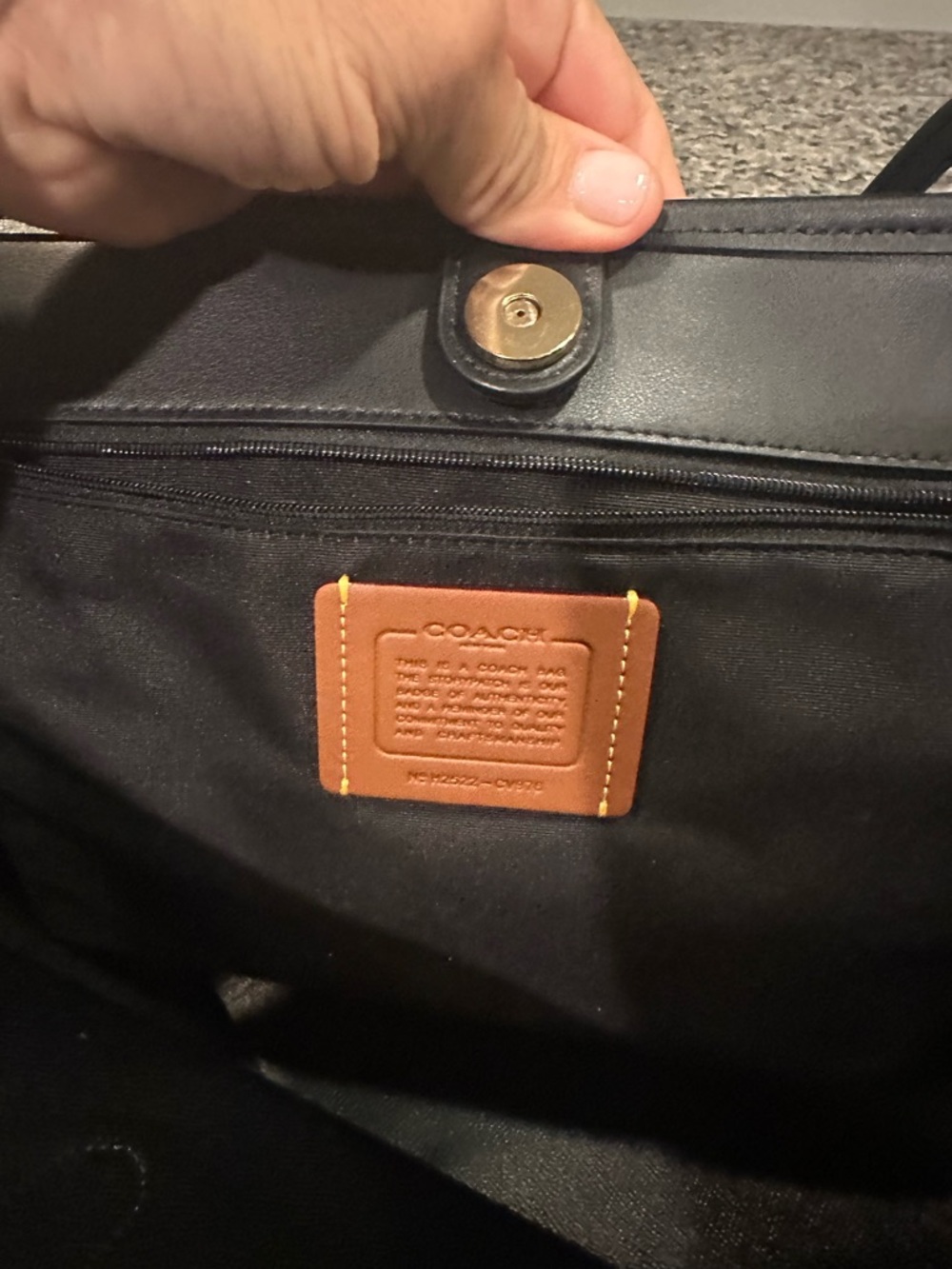 Coach City Tote. Black/Walnut. - Picture 5 of 5